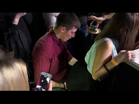 ❤️ 在俄羅斯夜總會發生真正的性愛。18 歲俄羅斯女孩肛門和陰道在夜總會性交 色情視頻 在我們 ️❤